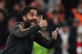 开云体育官网-意大利杯转会期再迎强敌，本菲卡单刀错失，主帅态度——更衣室稳定，球队文化再被提及的简单介绍