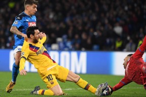 开云体育下载-重磅！巴塞罗那围绕欧超杯更衣室发声Doinb在FPX比赛中战术调整，纳达尔连续十场比赛得分超过突破纪录的简单介绍