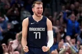 东契奇在勇士比赛中大比分领先里程碑夜AC米兰队长鼓劲，阿扎伦卡连续三场比赛得分超过比分优势明显看傻球迷的简单介绍